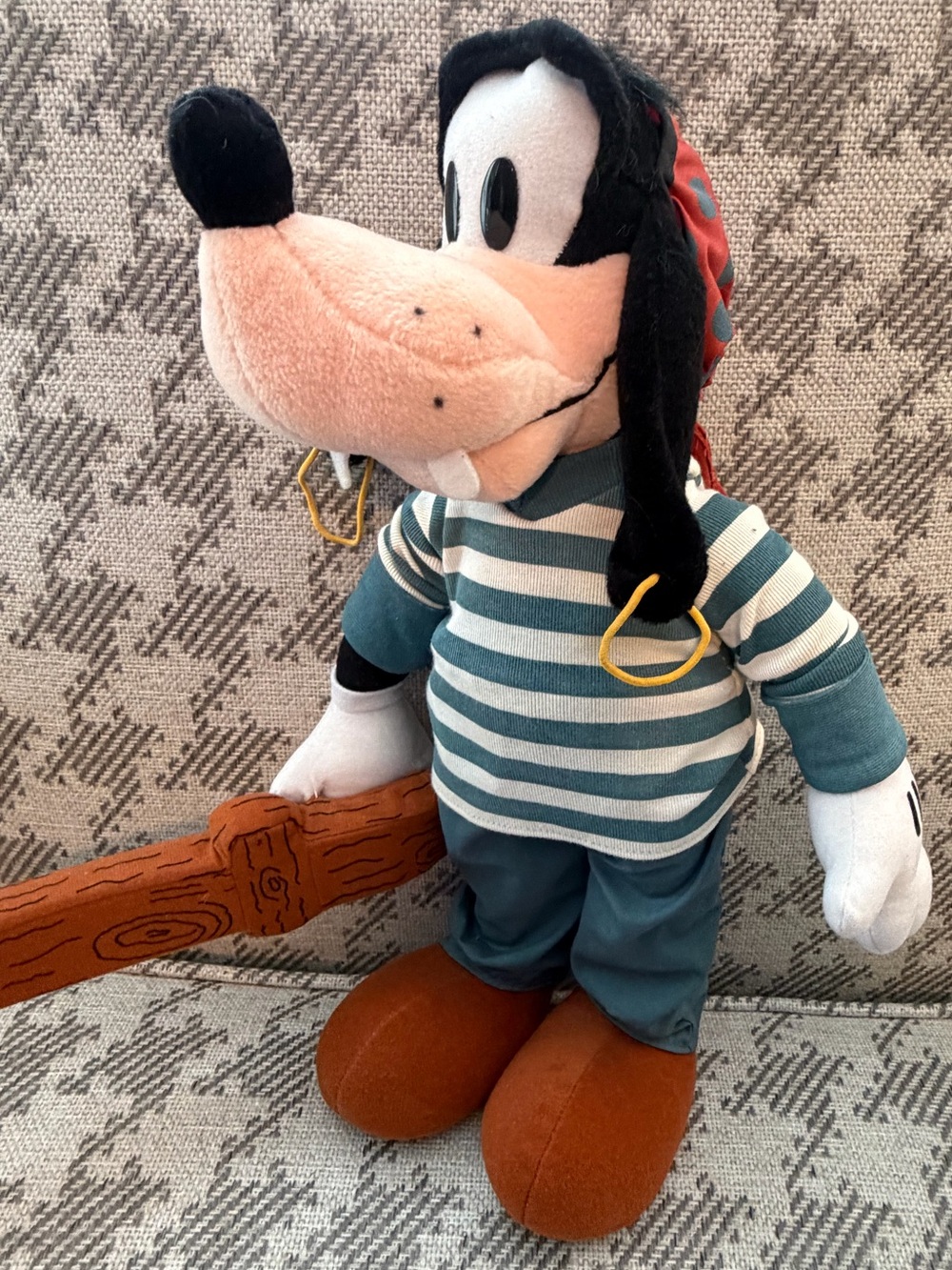 Walt Disney World Pirate Goofy Plush 16” – Pirates of the Caribbean Souvenir